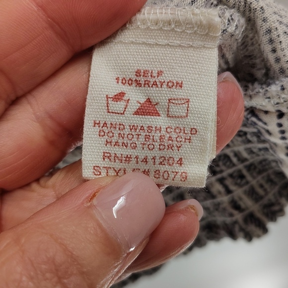 Cara Loren Women's Button Up Striped Blouse Large Cream Black Crop Top - Picture 5 of 8